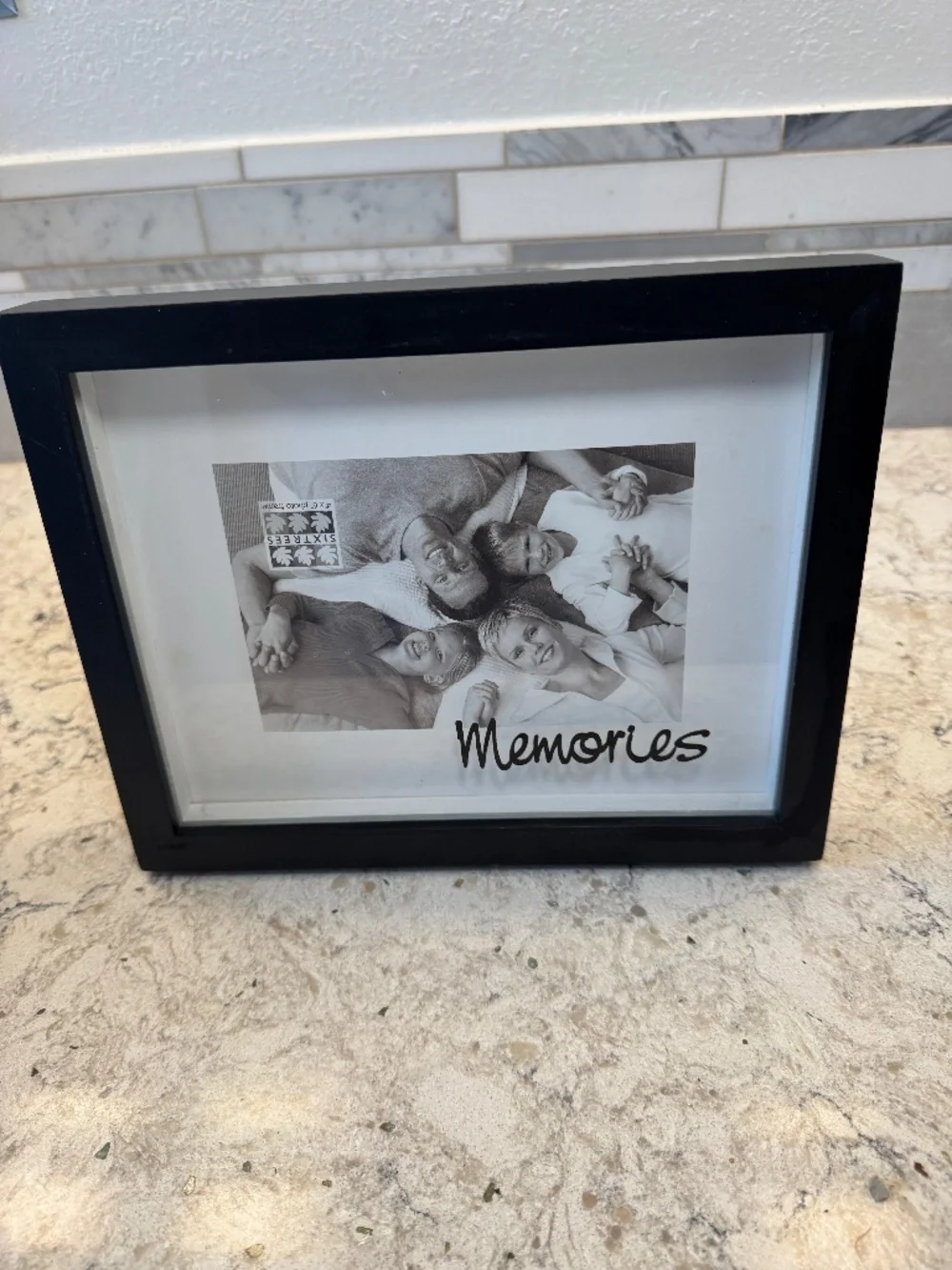Sixtrees black memories frame with 4 x6 photo frame minimalist gallery wall